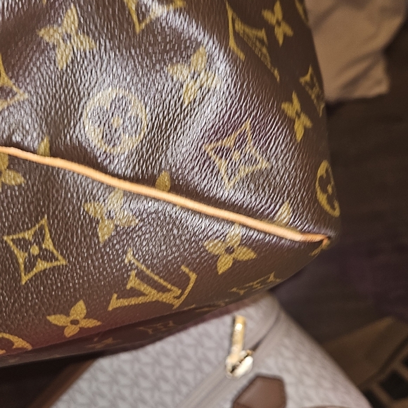 Louis Vuitton Keepall 50 w/ COA - Picture 15 of 16